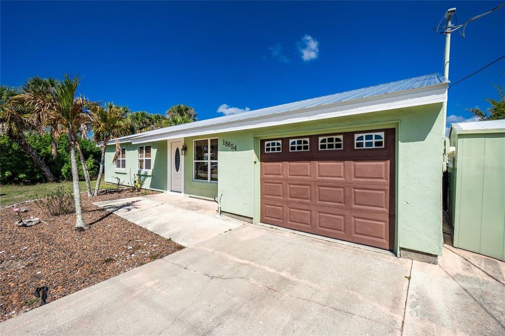 Image 33 of property listing at 18654 KERRVILLE CIRCLE, Port Charlotte, FL 33948