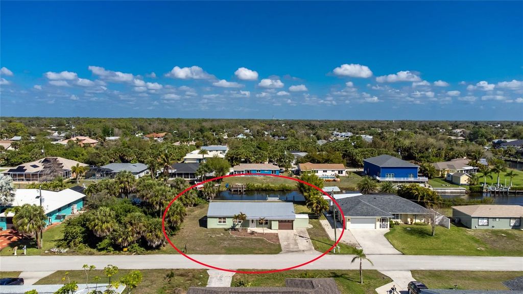 Image 37 of property listing at 18654 KERRVILLE CIRCLE, Port Charlotte, FL 33948