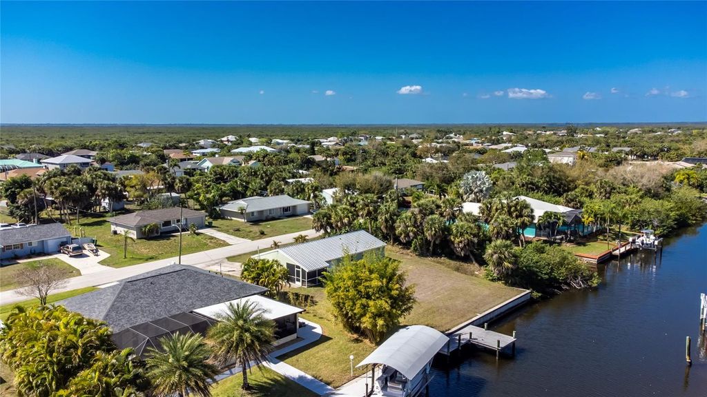 Image 39 of property listing at 18654 KERRVILLE CIRCLE, Port Charlotte, FL 33948