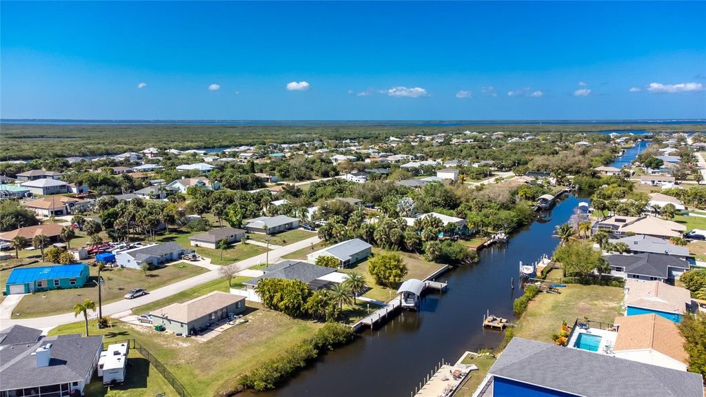 Image 40 of property listing at 18654 KERRVILLE CIRCLE, Port Charlotte, FL 33948