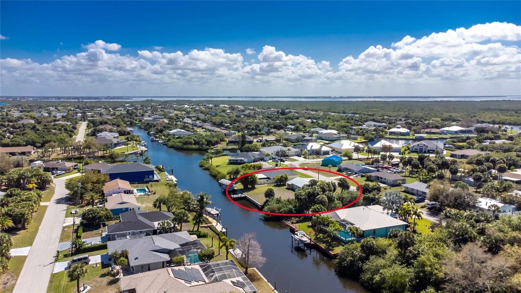 Image 42 of property listing at 18654 KERRVILLE CIRCLE, Port Charlotte, FL 33948