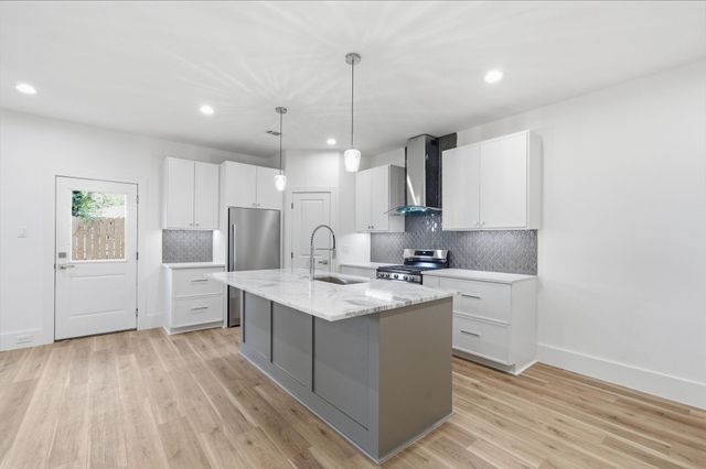 6511 Narcissus Street A, Houston, TX 77087
