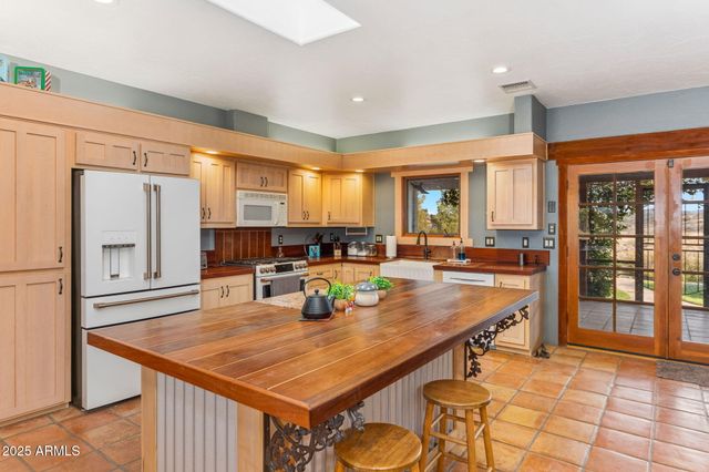 1 N Pinto Trail, Sonoita, AZ 85637