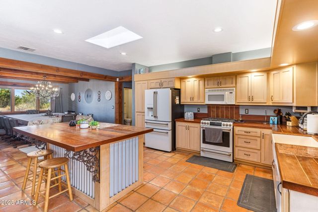 1 N Pinto Trail, Sonoita, AZ 85637