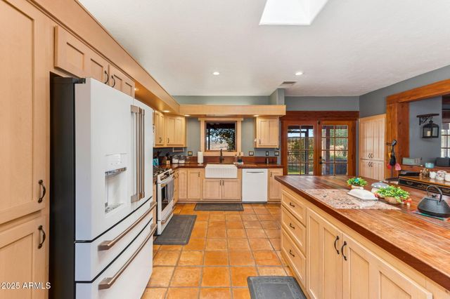 1 N Pinto Trail, Sonoita, AZ 85637