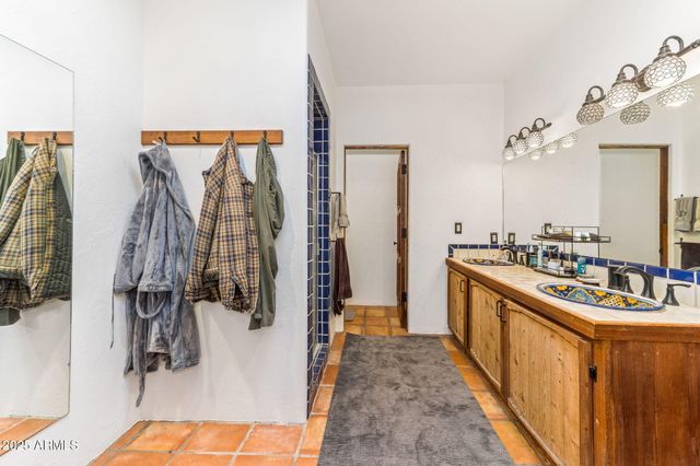 1 N Pinto Trail, Sonoita, AZ 85637