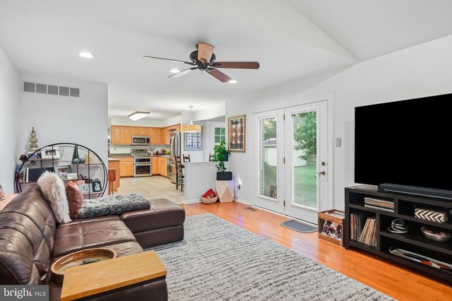 2134 W WELLINGTON RD, Newtown, PA 18940