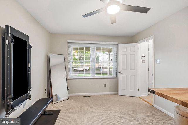 2134 W WELLINGTON RD, Newtown, PA 18940