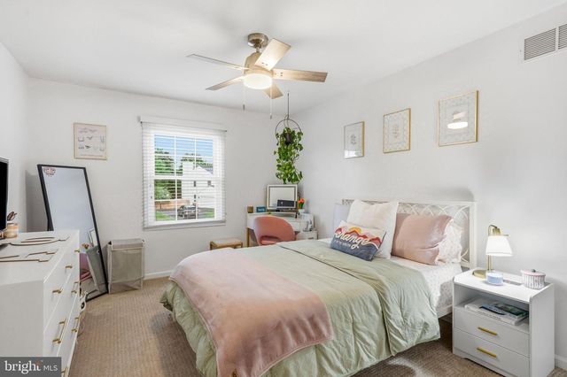 2134 W WELLINGTON RD, Newtown, PA 18940