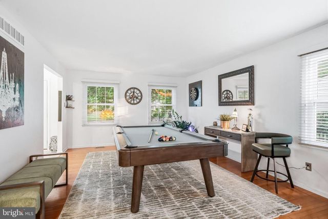 2134 W WELLINGTON RD, Newtown, PA 18940