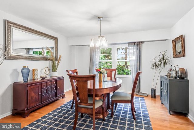 2134 W WELLINGTON RD, Newtown, PA 18940