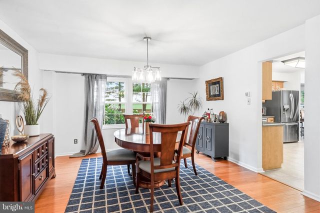 2134 W WELLINGTON RD, Newtown, PA 18940