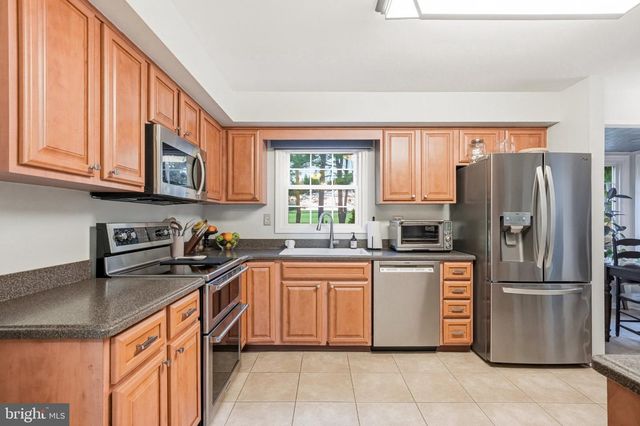 2134 W WELLINGTON RD, Newtown, PA 18940