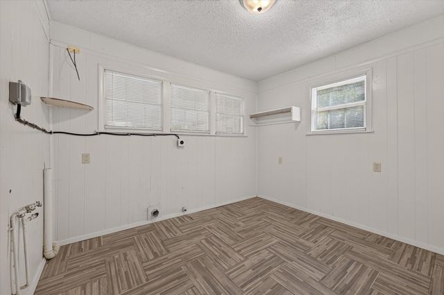 620 W Main Street, Crowley, TX 76036