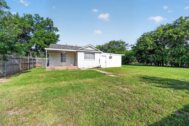 620 W Main Street, Crowley, TX 76036