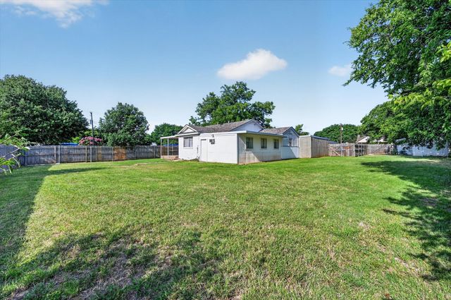 620 W Main Street, Crowley, TX 76036
