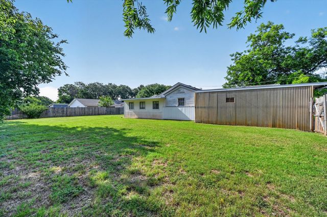 620 W Main Street, Crowley, TX 76036