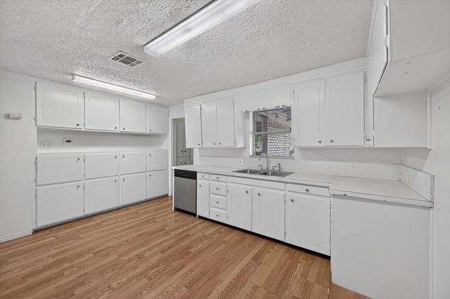 620 W Main Street, Crowley, TX 76036