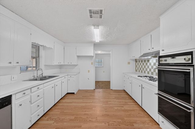 620 W Main Street, Crowley, TX 76036