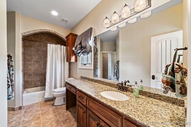 9931 N Chadford Road, Owasso, OK 74055