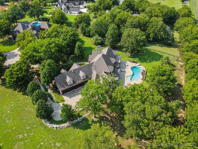 9931 N Chadford Road, Owasso, OK 74055