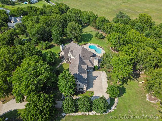 9931 N Chadford Road, Owasso, OK 74055