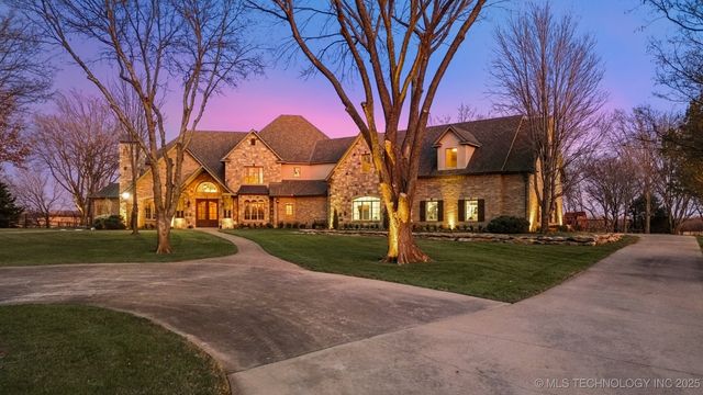 9931 N Chadford Road, Owasso, OK 74055