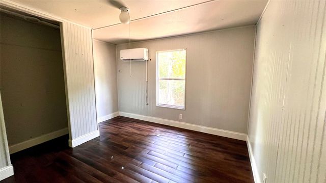 14419 W Lee Shore Drive, Willis, TX 77318