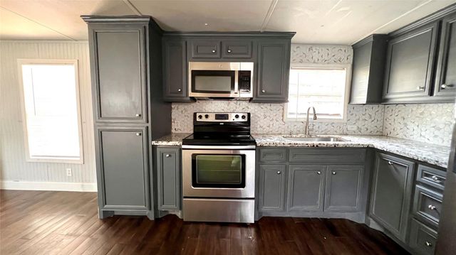 14419 W Lee Shore Drive, Willis, TX 77318