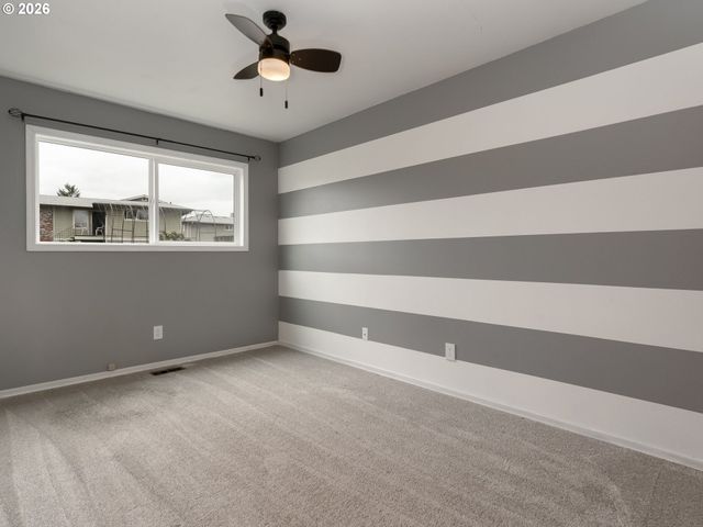 2024 Ne POYNTER St, Hillsboro, OR 97124