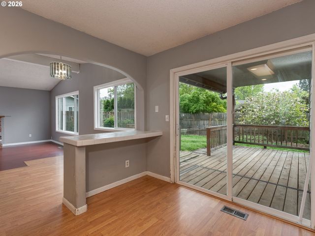 2024 Ne POYNTER St, Hillsboro, OR 97124