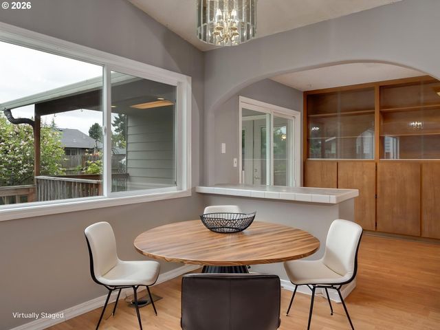 2024 Ne POYNTER St, Hillsboro, OR 97124