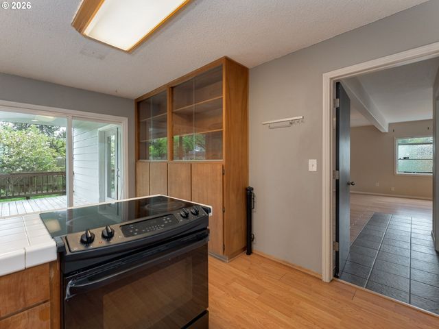 2024 Ne POYNTER St, Hillsboro, OR 97124