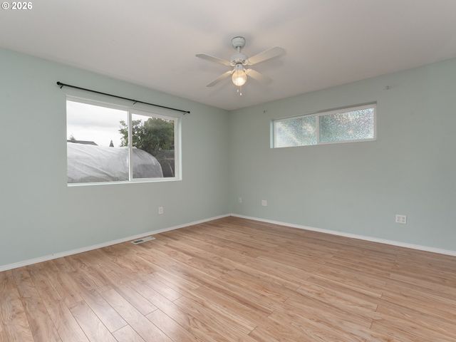 2024 Ne POYNTER St, Hillsboro, OR 97124