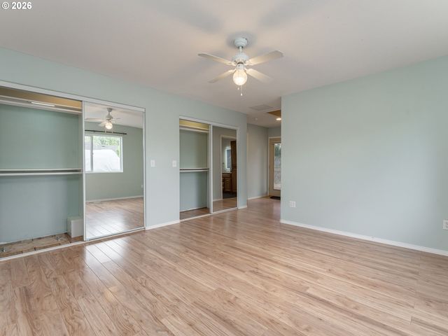 2024 Ne POYNTER St, Hillsboro, OR 97124