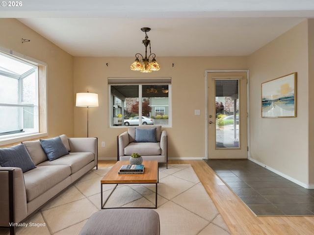 2024 Ne POYNTER St, Hillsboro, OR 97124