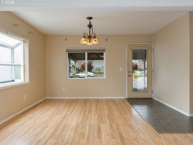 2024 Ne POYNTER St, Hillsboro, OR 97124