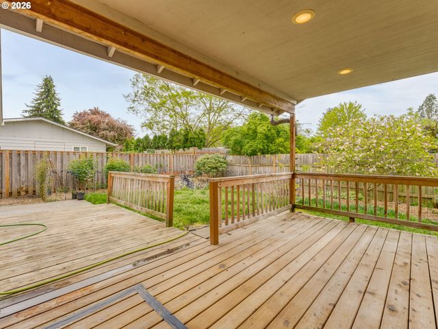 2024 Ne POYNTER St, Hillsboro, OR 97124