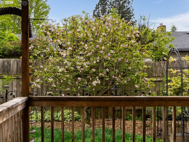 2024 Ne POYNTER St, Hillsboro, OR 97124