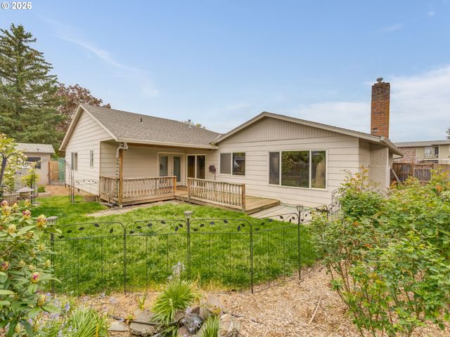 2024 Ne POYNTER St, Hillsboro, OR 97124