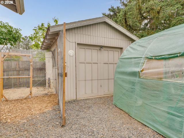 2024 Ne POYNTER St, Hillsboro, OR 97124