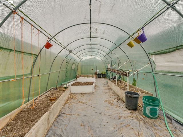 2024 Ne POYNTER St, Hillsboro, OR 97124