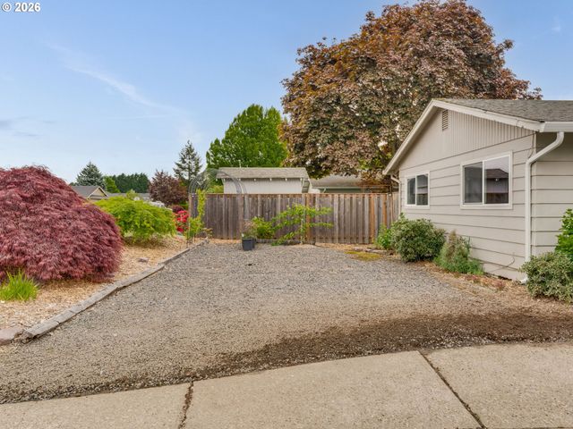 2024 Ne POYNTER St, Hillsboro, OR 97124