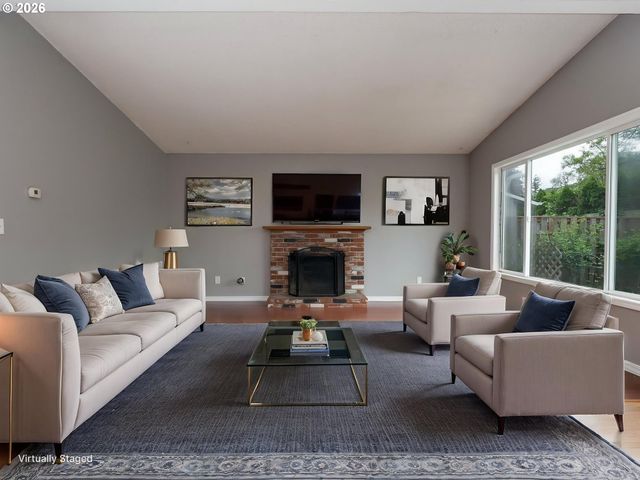 2024 Ne POYNTER St, Hillsboro, OR 97124