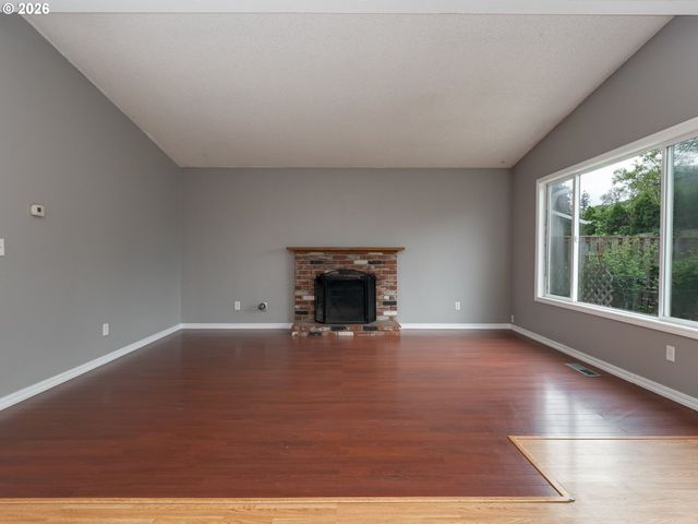 2024 Ne POYNTER St, Hillsboro, OR 97124