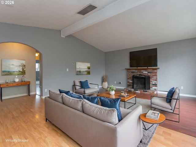 2024 Ne POYNTER St, Hillsboro, OR 97124