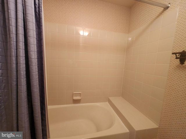 105 LIBERTY DR, Bensalem, PA 19020