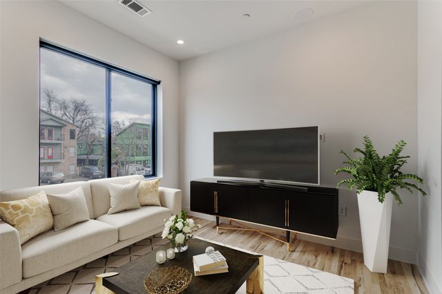 5609 Live Oak Street 103, Dallas, TX 75206