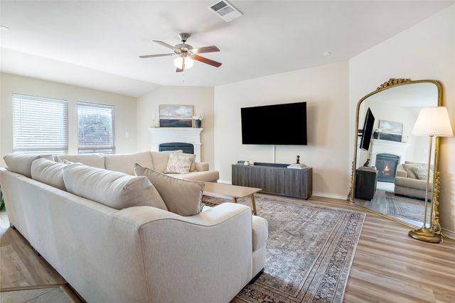 708 Guthrie Lane, Mckinney, TX 75071