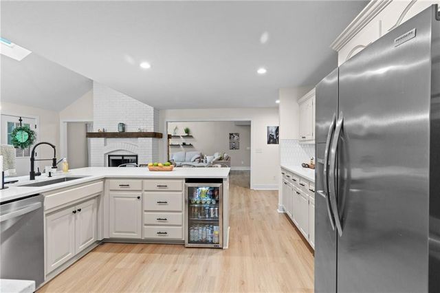 417 NW Cottonwood Drive, Lee's Summit, MO 64064